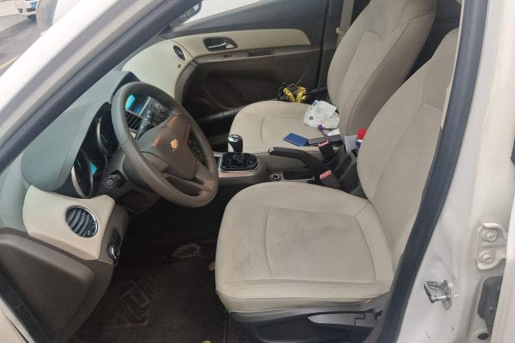 Used Chevrolet Cruze 2015 1.5L Classic SE MT
