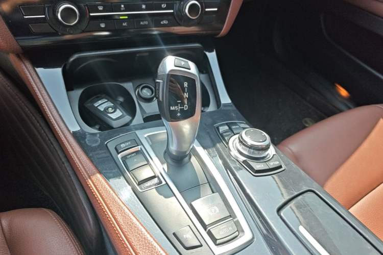 Used BMW 5 Series 2014 520Li Elegant Model Gear Lever