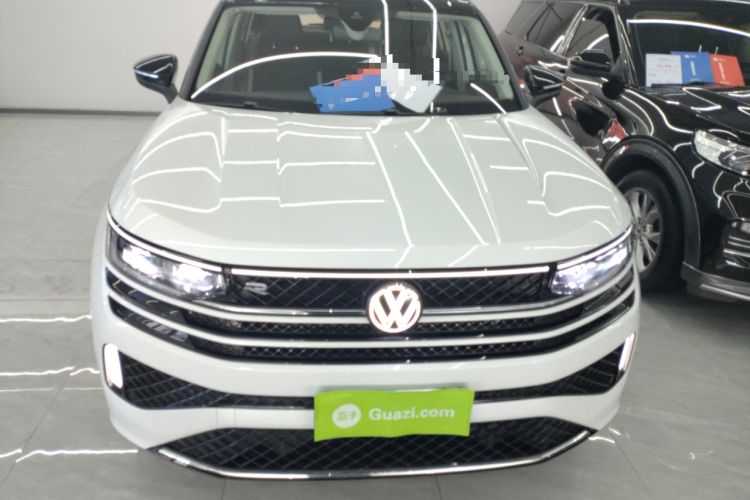 Used Volkswagen Tavendor 2024 380TSI All-Wheel-Drive R-Line Cruise Premium Edition Front