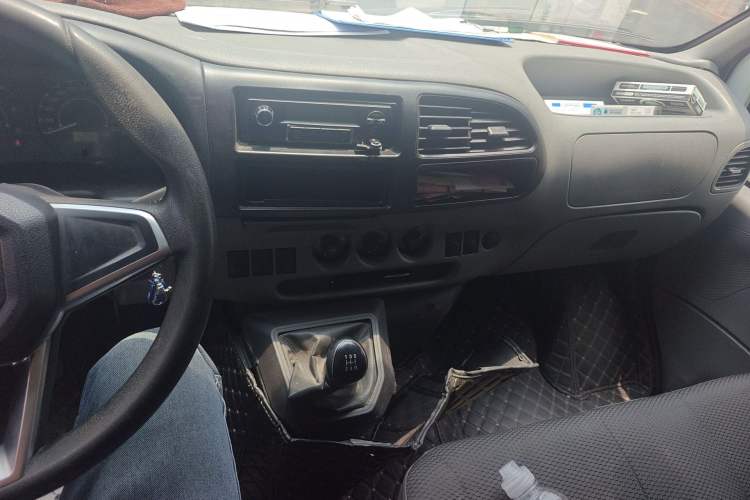 Used JMC Transit 2019 2.8T Commercial Version Short Wheelbase Low Roof 6-Seater China VI Emission Standard JX493