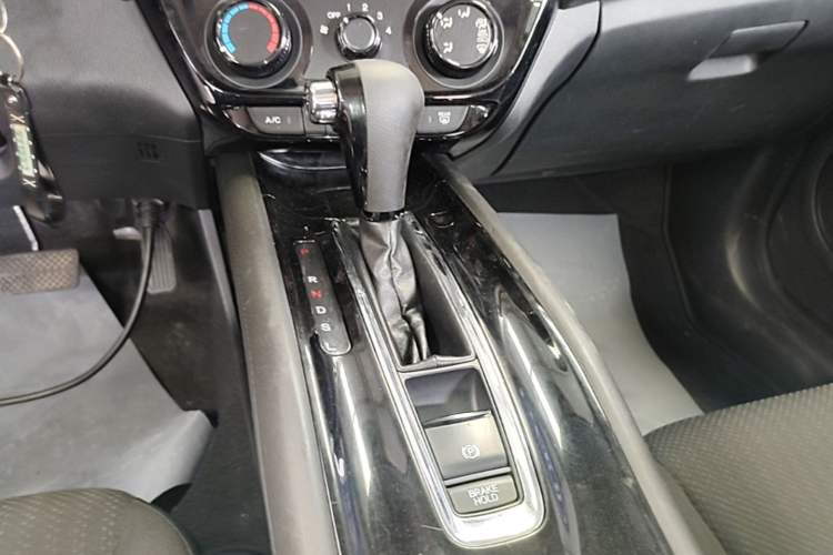 Used Honda Vezel 2015 1.5L CVT two-wheel drive Comfort trim
