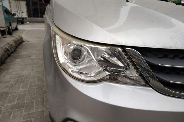 Used Baojun 730 2014 1.5L manual Comfort version 7 seats