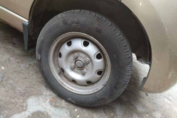 Used Foton Scenic V3 2015 1.0L Standard Version LJ465Q Right Front Wheel Hub