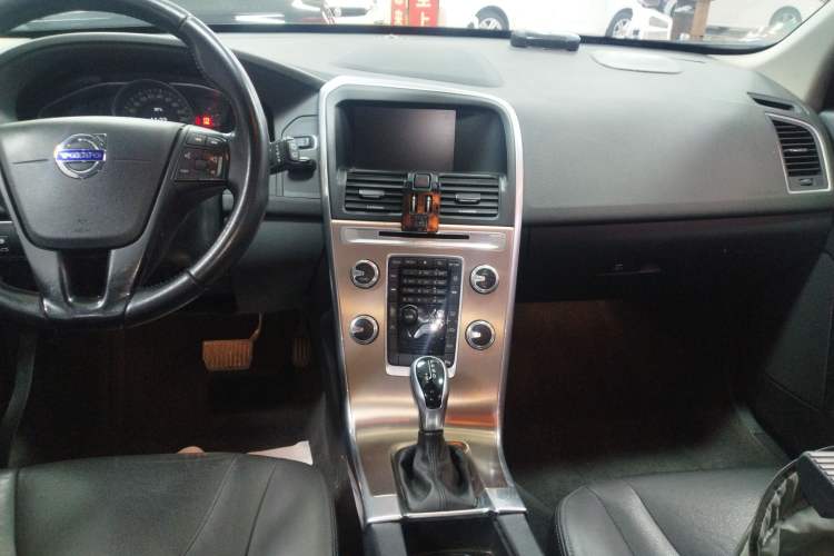 Used Volvo XC60 2017 T5 Smart Upgrade Edition