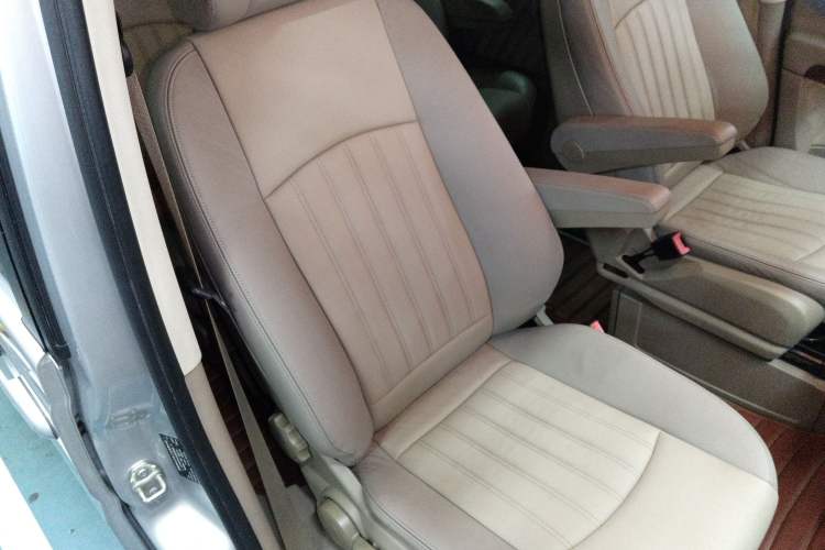 Used Mercedes-Benz Viano 2013 3.0L Comfort Edition Right Front Seat