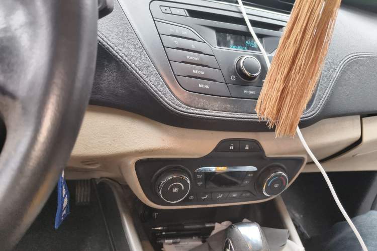 Used Ford Escort 2015 1.5L Automatic Fashion Model