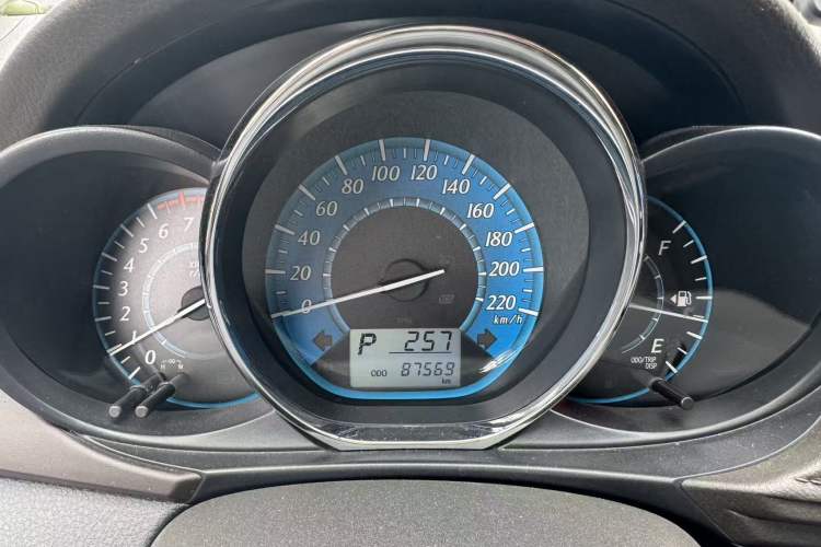 Used Toyota YARiS L Zhi Xuan 2015 1.5E Automatic Charm Edition