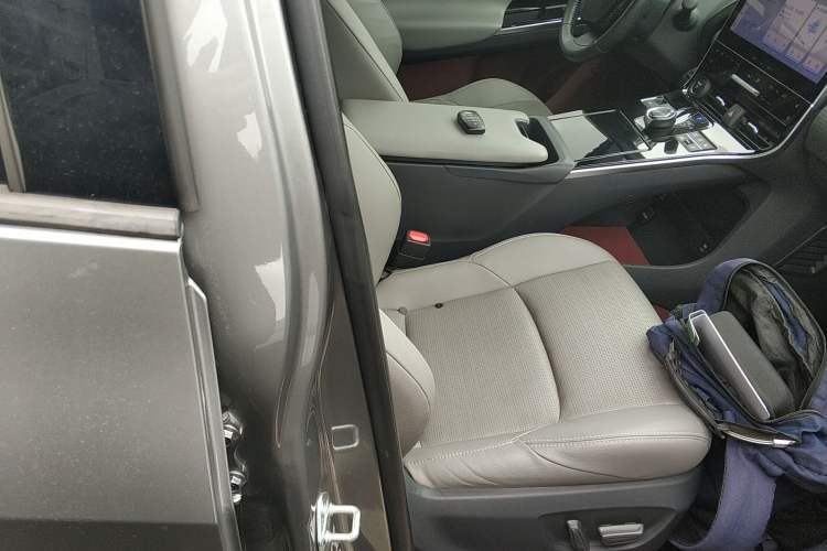 Used Toyota GAC bZ4X 2022 X-MODE Four-Wheel Drive Pro Right Front Seat