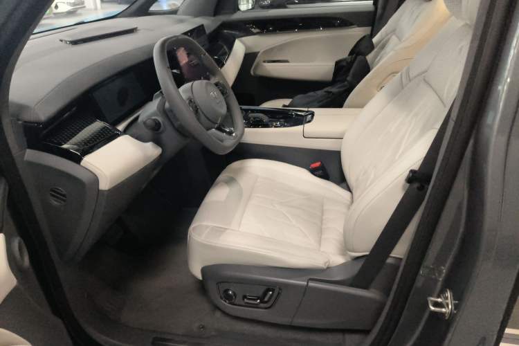 Used Zeekr 009 2024 Six-Seat Executive Version 4WD 108 kWh