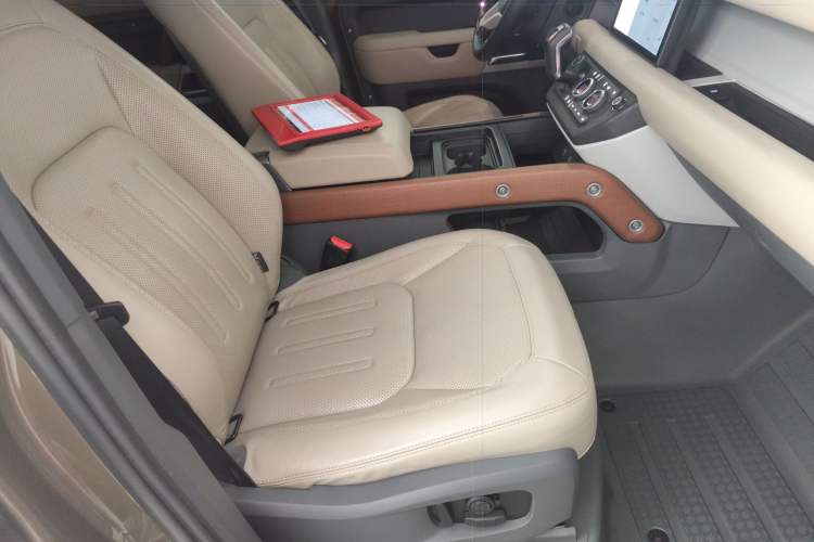 Used Land Rover Defender 2020 110 P400 Dark Special Edition Right Front Seat