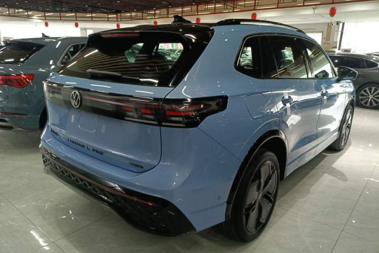 Used Volkswagen Tiguan L 2024 PRO 380TSI Four-Wheel Drive R-Line Prestige Edition Rear Right 45 Deg