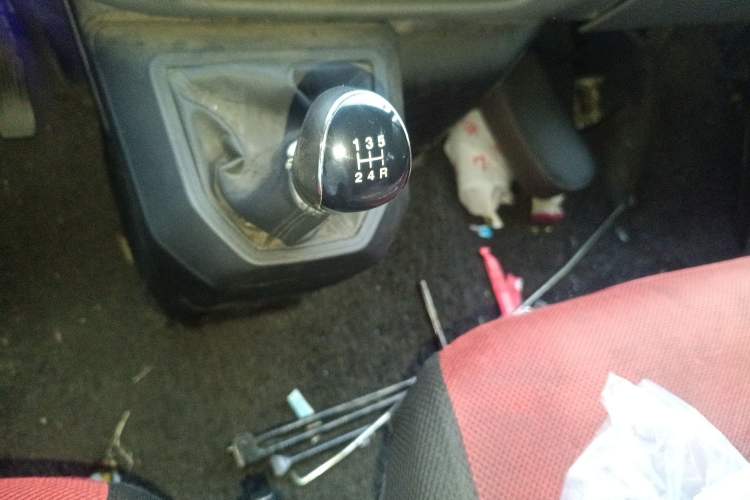 Used JMC Transit 2017 2.8T Commercial Version Short Wheelbase Mid-Roof 6/7/8-Seater JX493