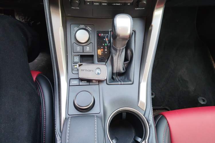 Used Lexus NX 2015 200T All-Wheel-Drive Fēngshàng Edition Gear Lever