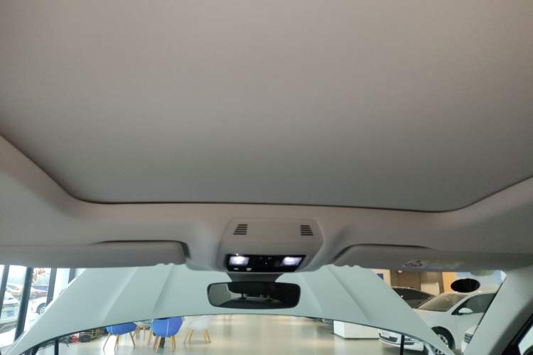 Used Volkswagen Tavendor 2024 380TSI All-Wheel Drive R-Line Cruise Edition