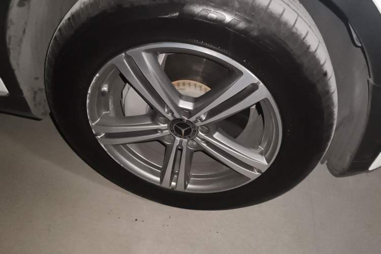 Used Mercedes-Benz GLC 2020 GLC 260 L 4MATIC Luxury Model Right Front Wheel Hub