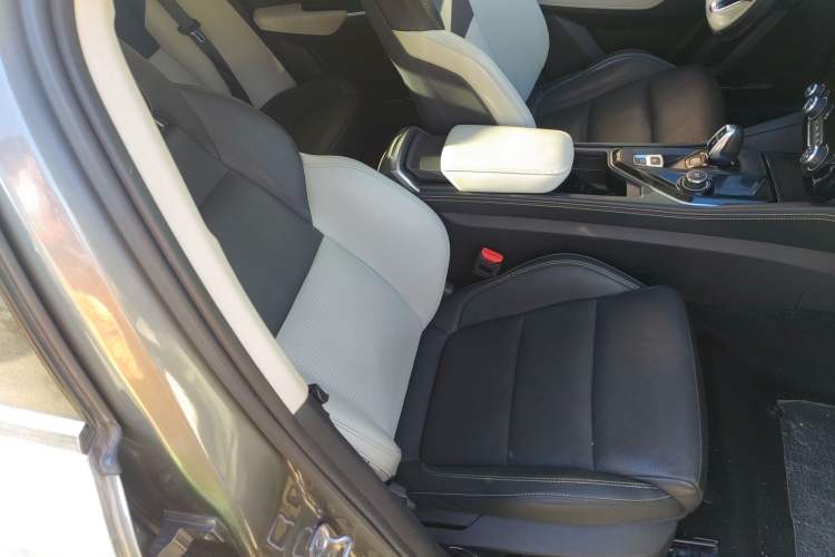 Used Lynk & Co 02 2022 2.0T DCT Shine Pro Right Front Seat