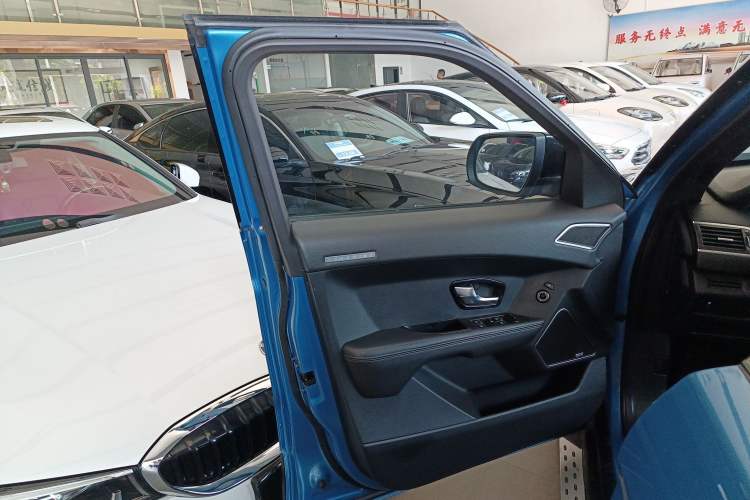 Used Land X7 2015 2.0T Panoramic Prestige Edition