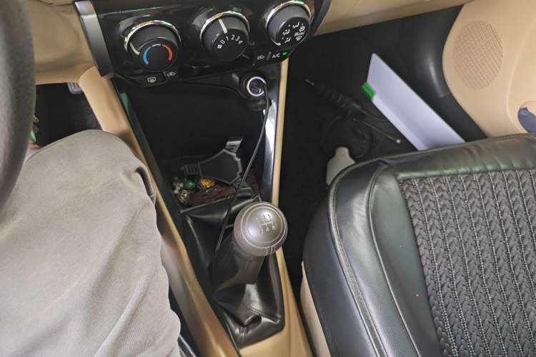 Used Toyota Vios 2014 1.3L Manual Value Edition Gear Lever