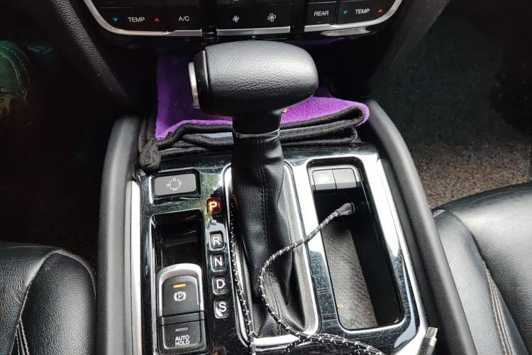 Used GAC Trumpchi GS8 2017 320T Four-Wheel Drive Luxury Smart Connectivity Version (7 Seats) Gear Lever