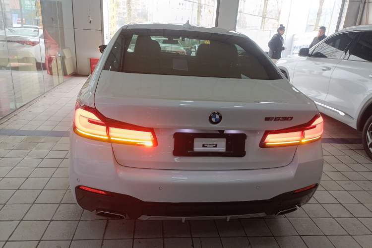 Used BMW 5 Series 2022 Second Facelift 530Li Leading Edition M Sport Package
