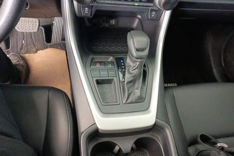 Used Toyota Wildlander 2024 2.0L CVT Two-Wheel Drive Leading Edition