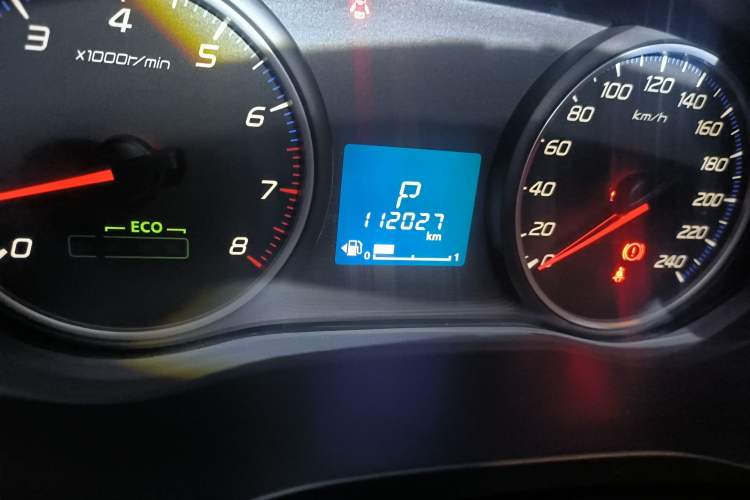 Used Mitsubishi Outlander 2017 2.0L Two-Wheel Drive Glory Edition 5 Seats Odometer Close Up