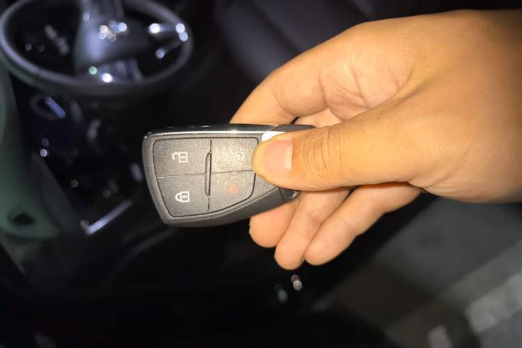 Used Buick Envision 2023 Encore S 552T Two-Wheel Drive Luxury Model Vehicle Key