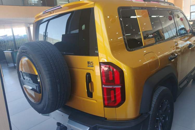 Used Formula Leopard 5 2023 Cloud Ride Flagship Edition