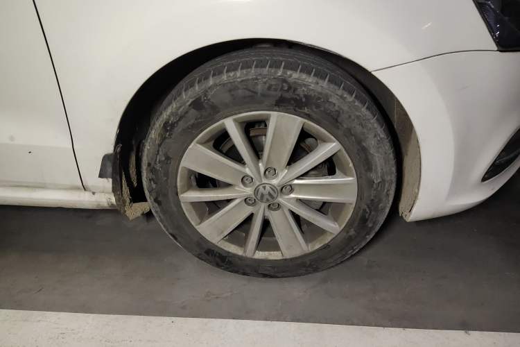 Used Volkswagen Polo 2016 1.6L Automatic Comfort Model
