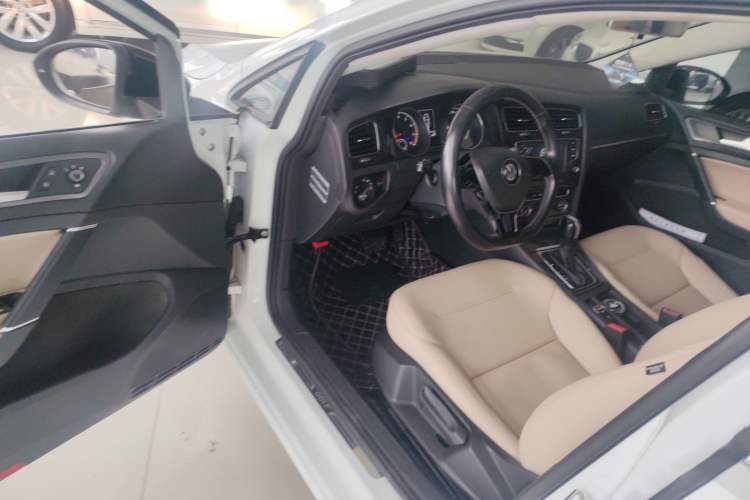 Used Volkswagen Golf 2017 230TSI Automatic Comfort Edition – Celebrating Milestone of One Million Units