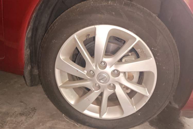 Used Nissan Tiida 2016 1.6L CVT Cool Dynamic Edition Right Front Wheel Hub