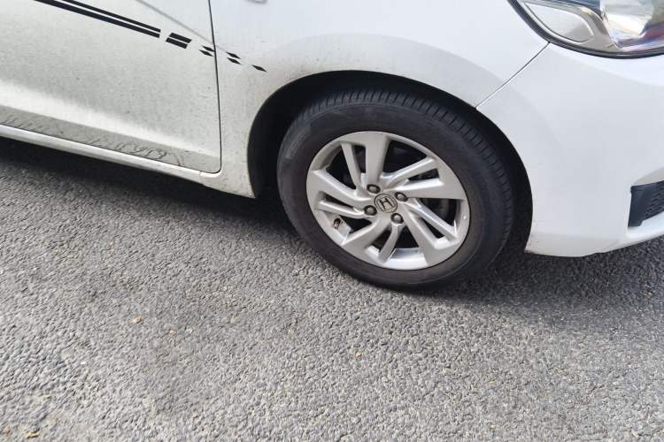 Used Honda Fit 2016 1.5L LX CVT Comfort Model Right Front Wheel Hub