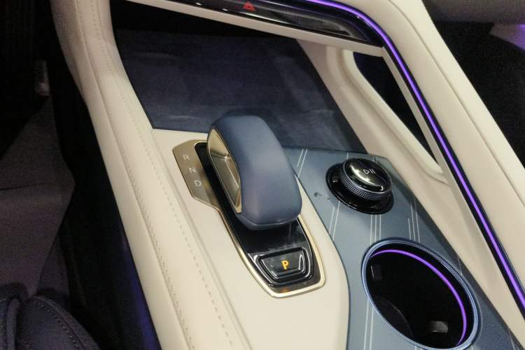 Used Zeekr 001 2025 YOU Edition 100 kWh All-Wheel Drive Gear Lever