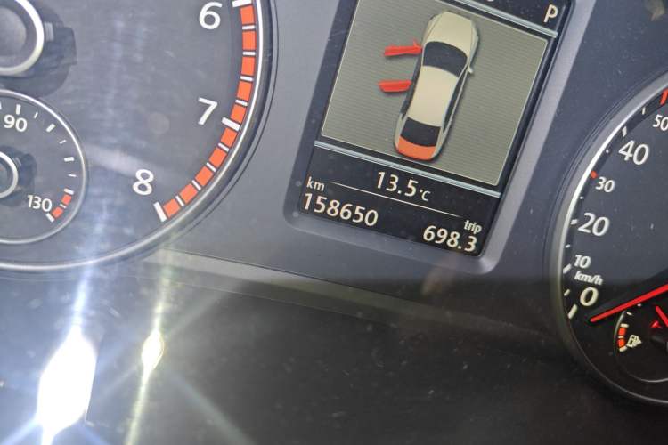 Used Volkswagen Passat 2013 1.8TSI DSG Prestige Edition Odometer Close Up