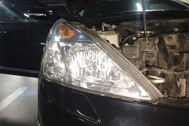 Used Nissan Teana 2009 Duke 2.5L XV VIP Deluxe Edition Right Front Headlight