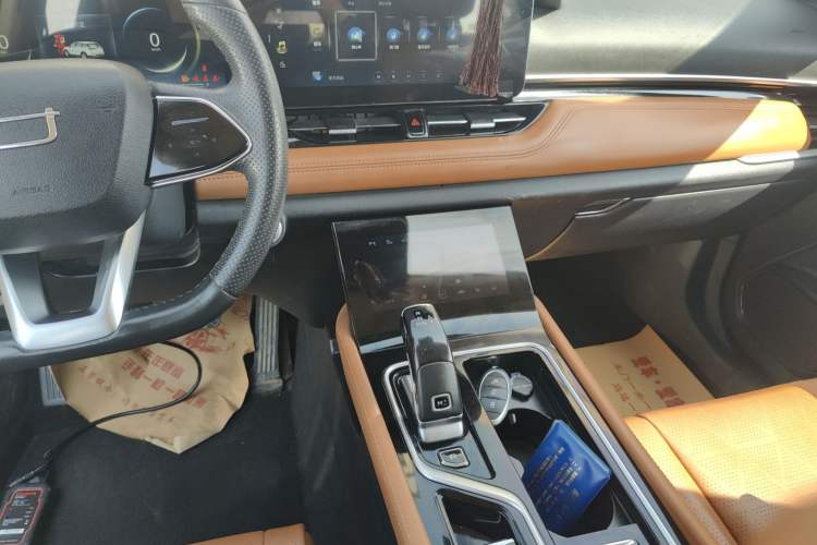 Used Bestune T99 2023 2.0T Automatic Prestige Edition Audio And AC Panel