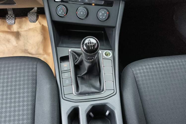 Used Volkswagen Bora 2020 1.5L Manual Fashion Edition
