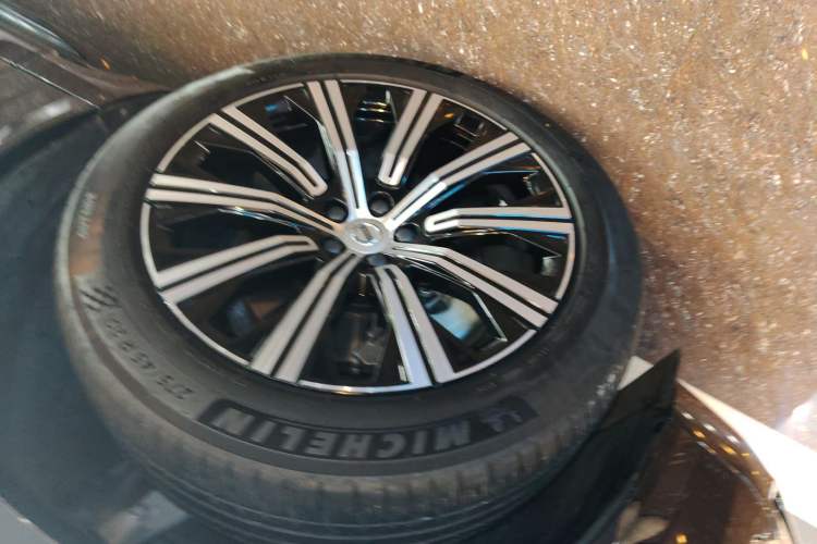 Used Volvo XC90 2023 B6 Zhiyi Luxury Edition 7-Seater