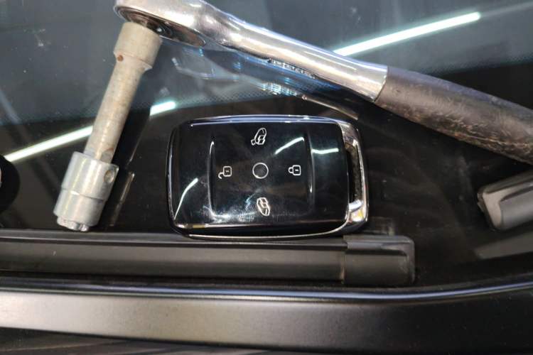 Used Geely Galaxy LEVC L380 2024 140-Degree 6-Seater All-Wheel-Drive Ultra
