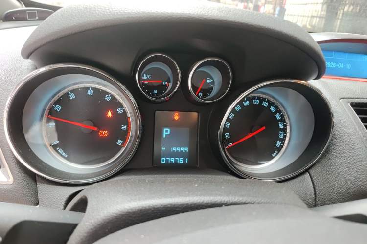 Used Buick Encore 2014 1.4T Automatic Two-Wheel Drive Urban Elite Model Instrument Cluster
