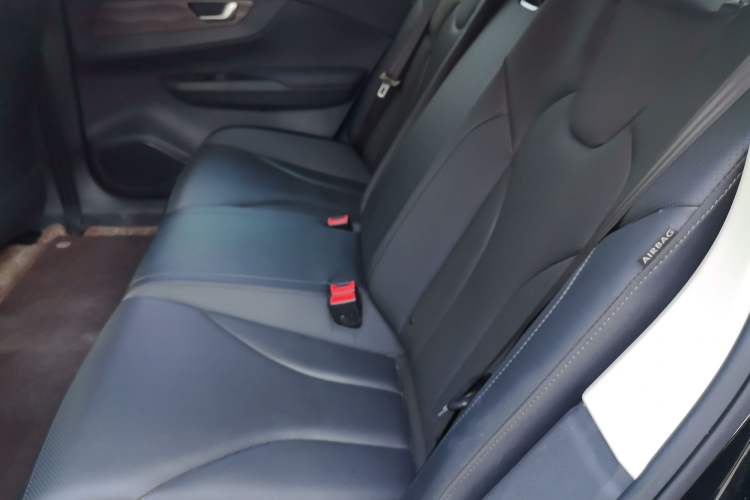 Used Hongqi E-QM5 2023 Base Travel Edition
