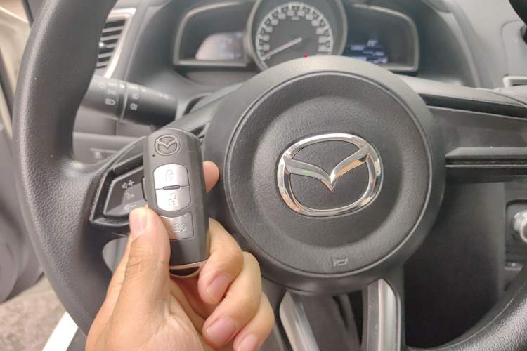 Used Mazda 3 Axela 2017 Sedan 1.5L Automatic Luxury Model Emission Standard China V