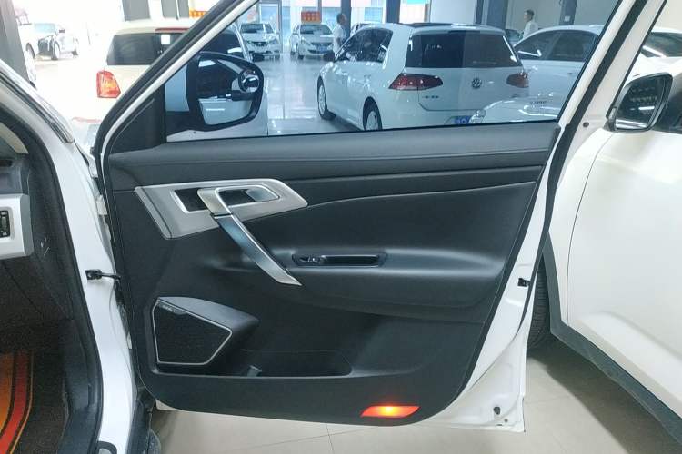 Used Geely Auto Emgrand X7 Sport 2016 1.8TD Automatic Smart Connectivity Version