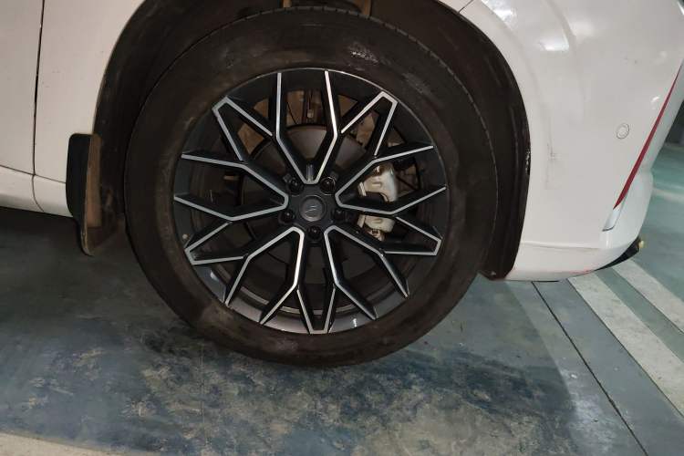 Used CHANGAN OSHAN Z6 2023 Blue Whale 1.5T DCT Smart-Led City Edition Right Front Wheel Hub