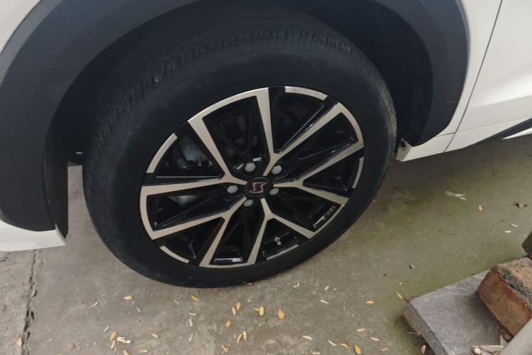 Used SOL X8 PLUS 2023 1.5 TGDI DCT Smart Edition 7-Seater