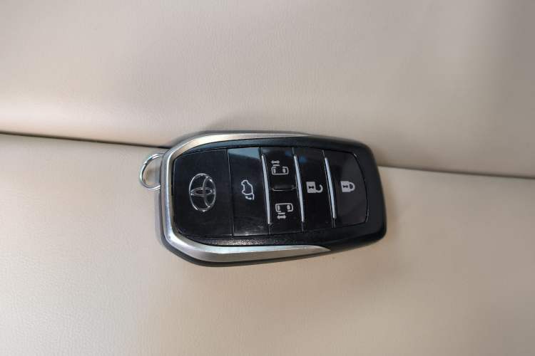 Used Toyota Previa 2012 2.4L 7-Seater Standard Edition