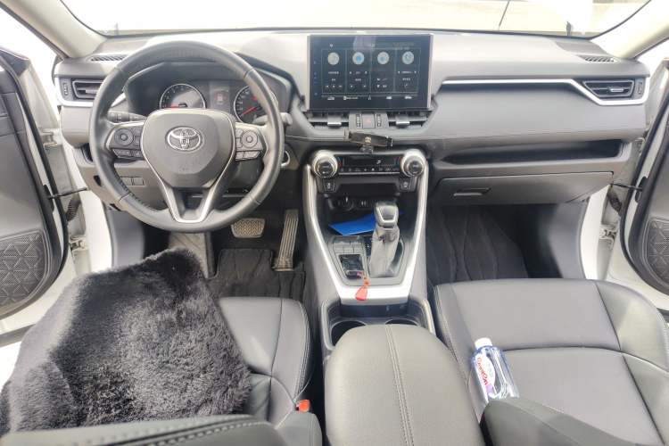 Used Toyota Wildlander 2022 2.0L CVT Two-Wheel Drive Luxury Edition
