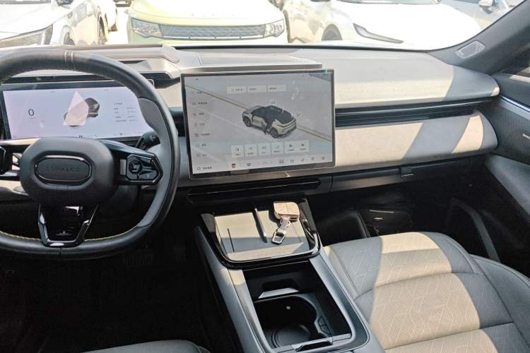 Used Lynk & Co 08 EM-P 2023 120km Long-Range Pro
