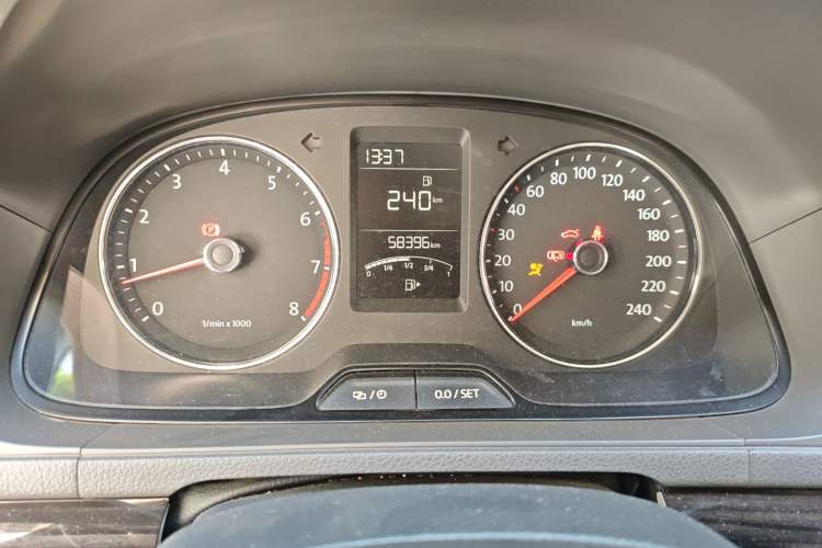 Used Volkswagen Gran Lavida 2013 1.6L Manual Comfort Model