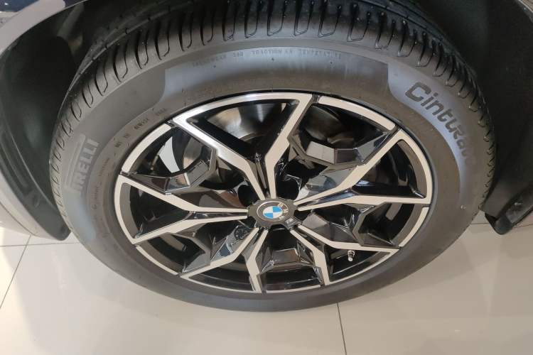 Used BMW X3 2022 Restyled xDrive25i M Sport Package Left Front Wheel Hub